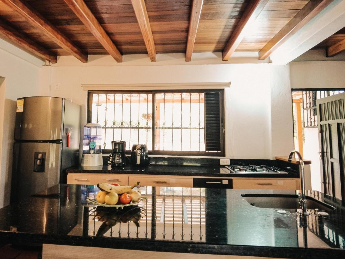 Volare Guatape Isla Hostel Ngoại thất bức ảnh