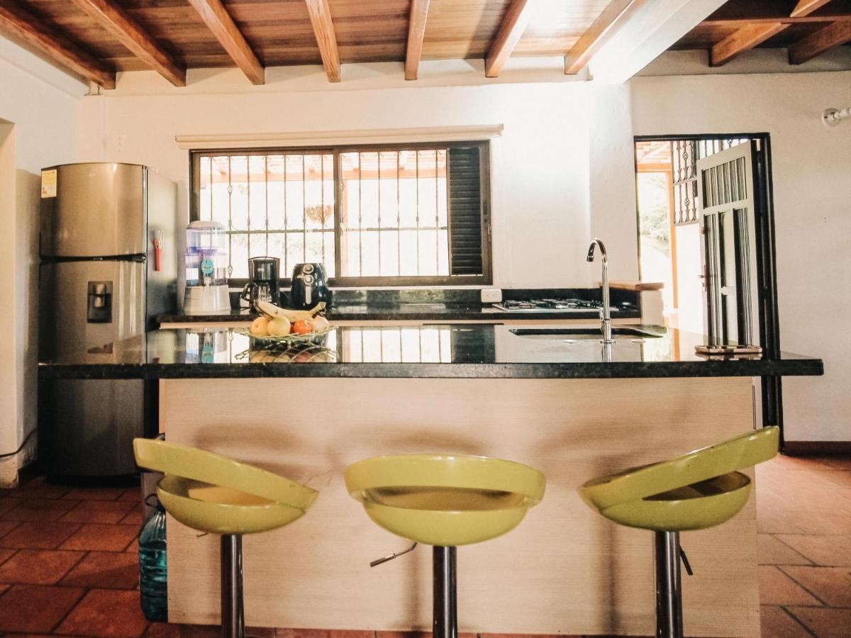 Volare Guatape Isla Hostel Ngoại thất bức ảnh