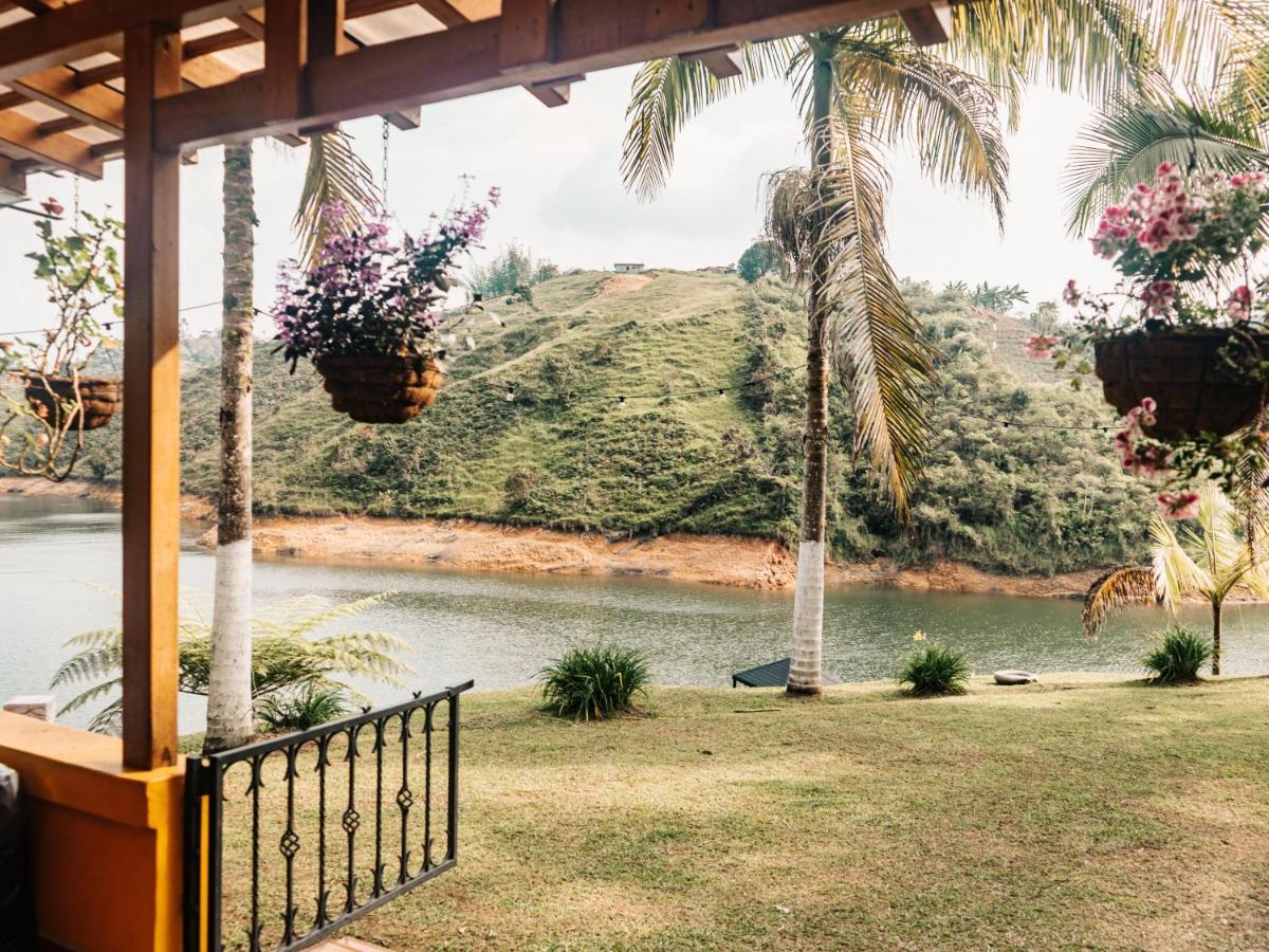 Volare Guatape Isla Hostel Ngoại thất bức ảnh