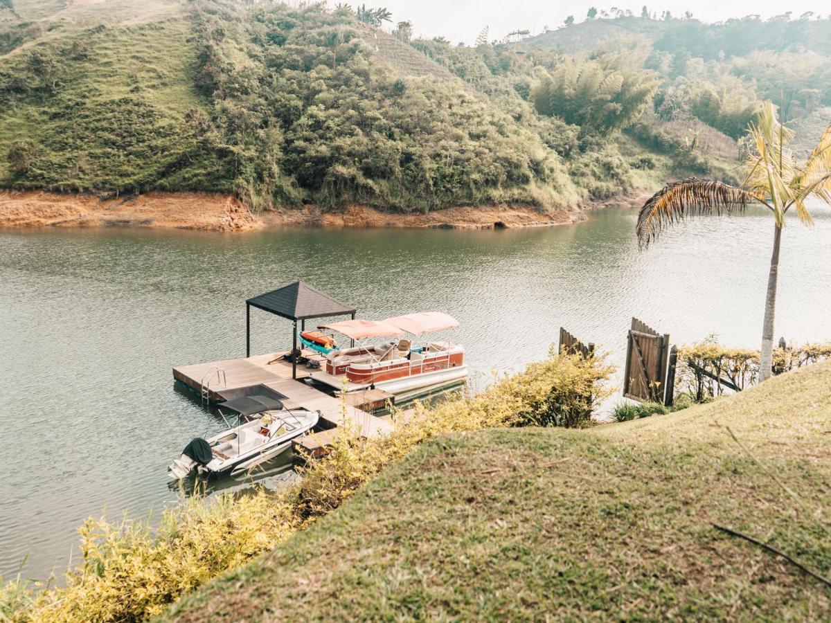 Volare Guatape Isla Hostel Ngoại thất bức ảnh