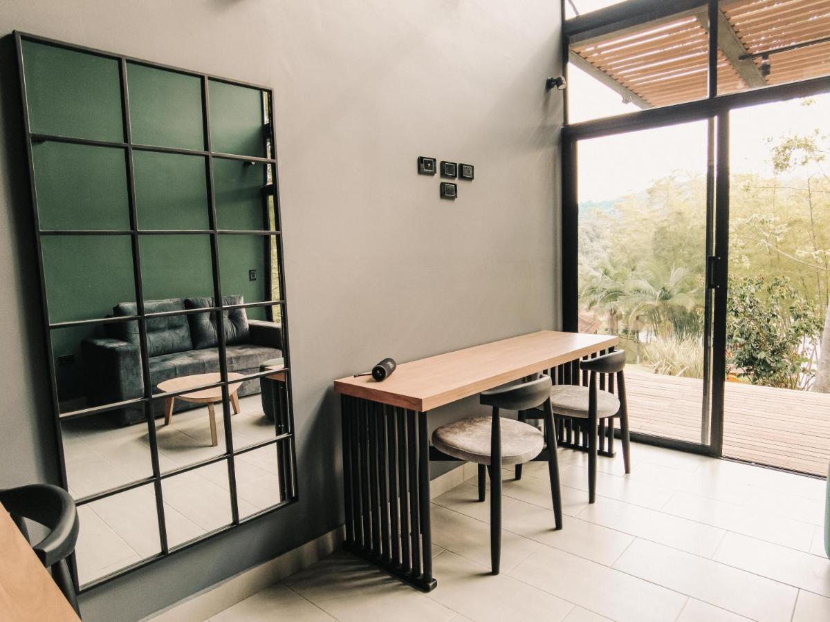 Volare Guatape Isla Hostel Ngoại thất bức ảnh