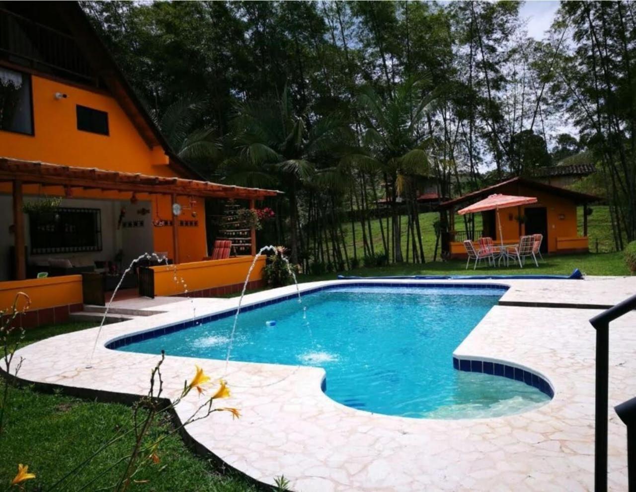 Volare Guatape Isla Hostel Ngoại thất bức ảnh